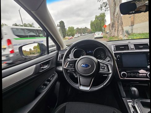 Used 2019 Subaru Outback 2.5i Premium image 25