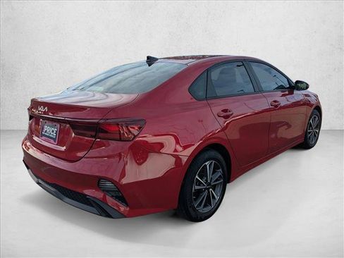 Used 2024 Kia Forte LXS w/ LXS Technology Package FWD image 5