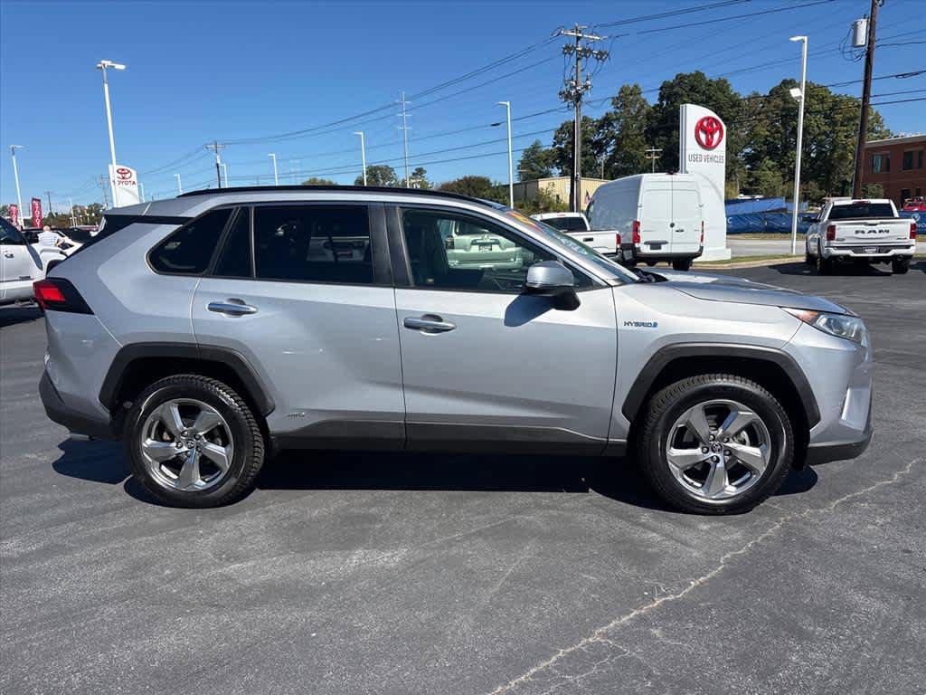 Used 2019 Toyota RAV4 Limited AWD/4WD image 2