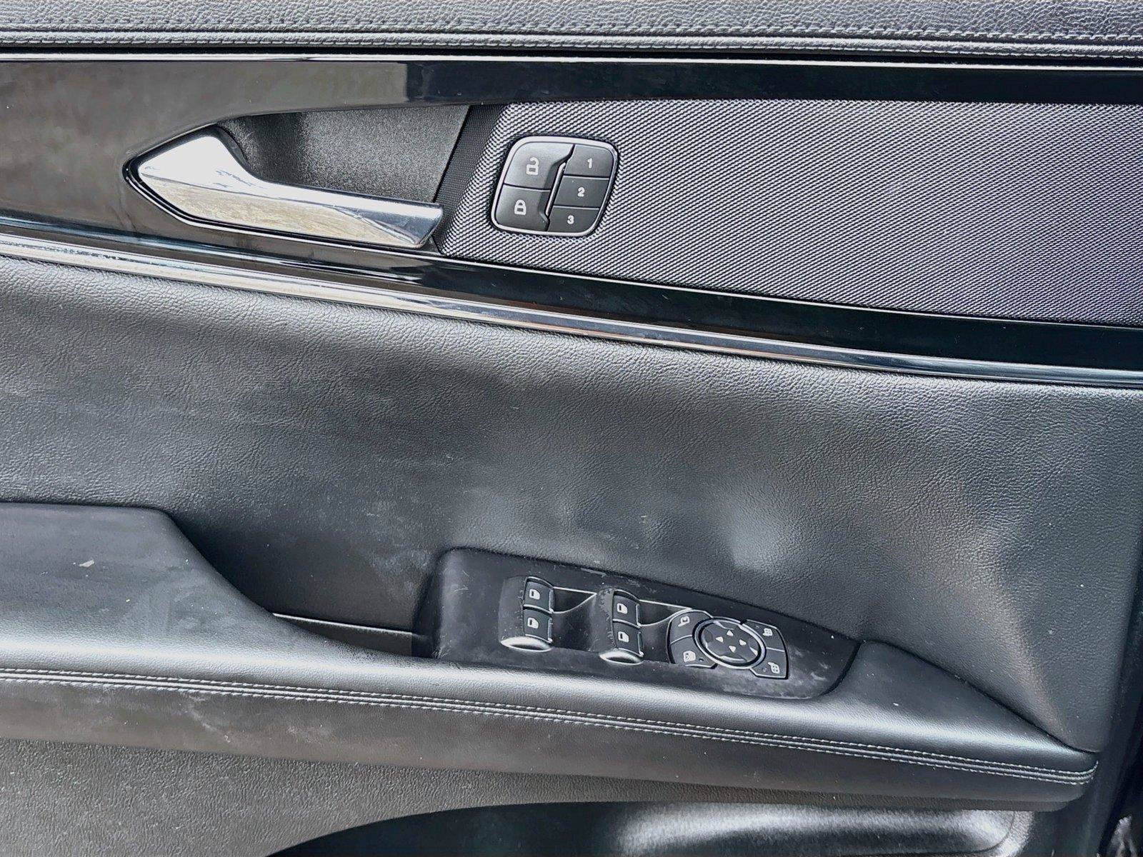 Used 2022 Lincoln Nautilus FWD image 17