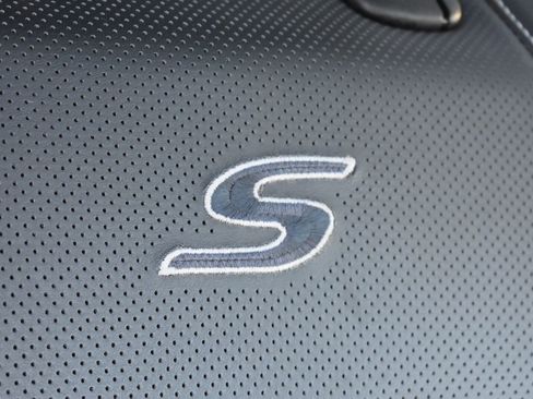 Used 2025 Chrysler Pacifica Limited image 17