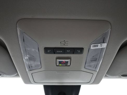 Used 2024 Toyota RAV4 LE AWD/4WD image 17