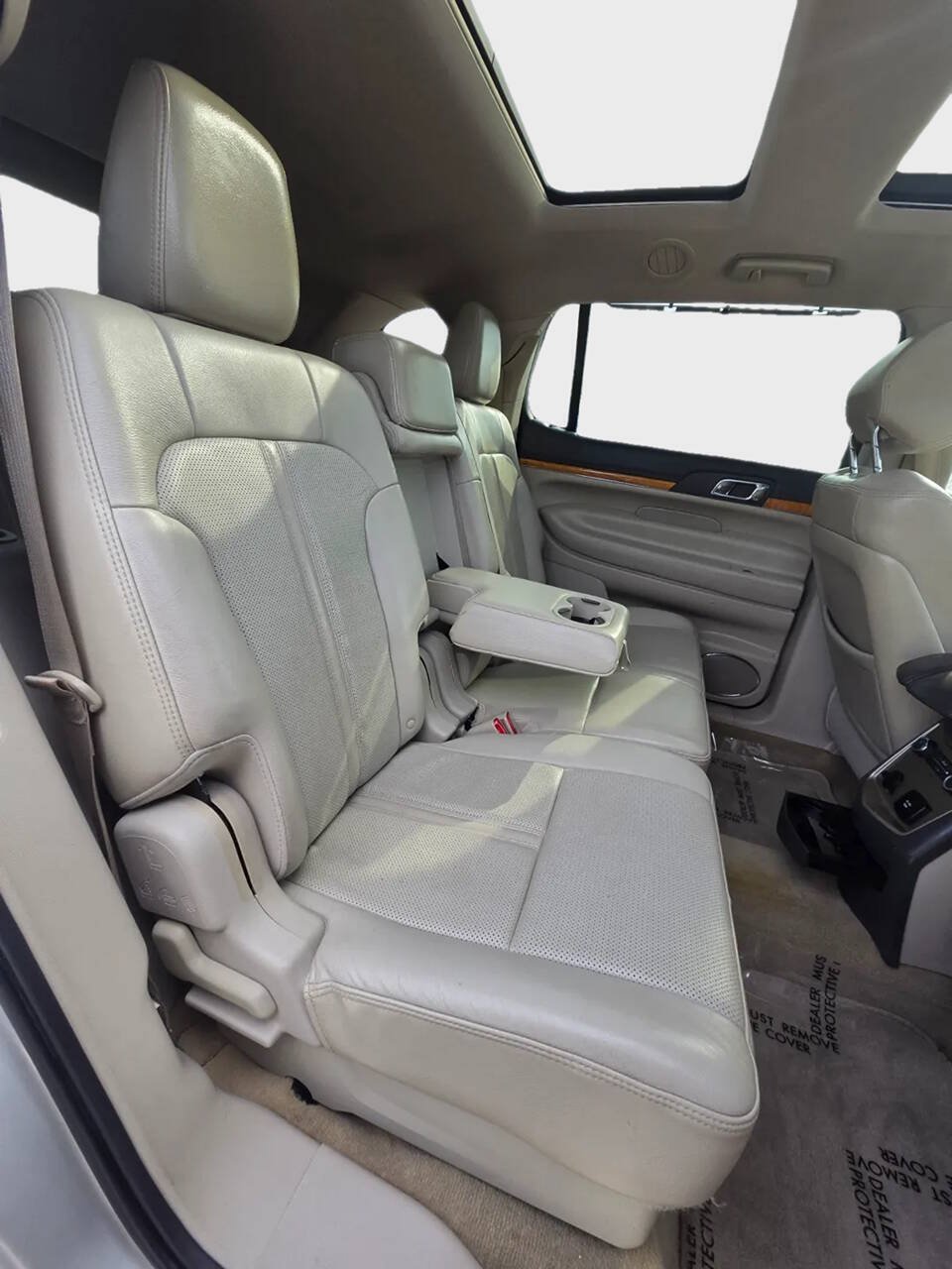 Used 2012 Lincoln MKT AWD image 14