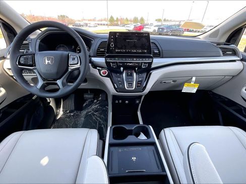 New 2026 Honda Odyssey Touring image 12