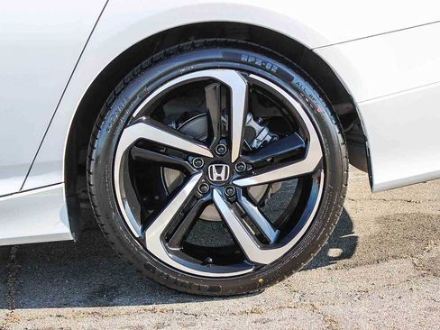 Used 2022 Honda Accord Sport image 8