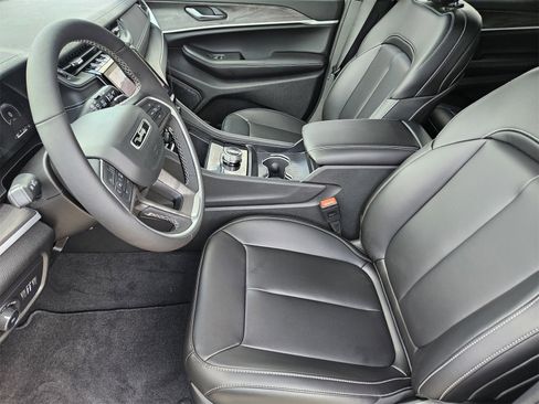 New 2025 Jeep Grand Cherokee L Limited image 14