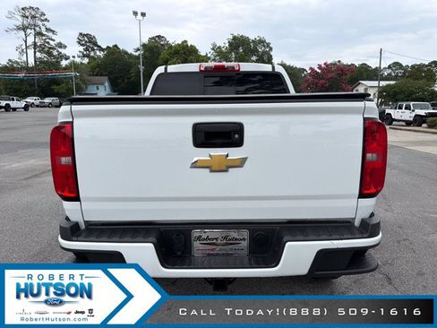 Used 2018 Chevrolet Colorado Z71 AWD/4WD image 7