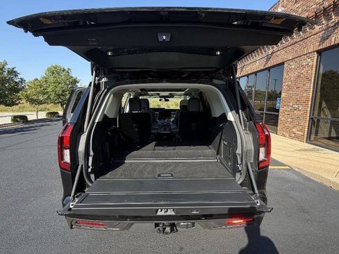 Used 2025 Ford Expedition Active AWD/4WD image 14
