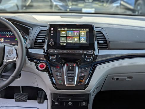 Used 2023 Honda Odyssey Elite image 18