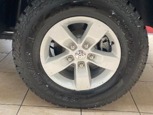 Used 2022 RAM 1500 Classic SLT w/ Electronics Group image 34