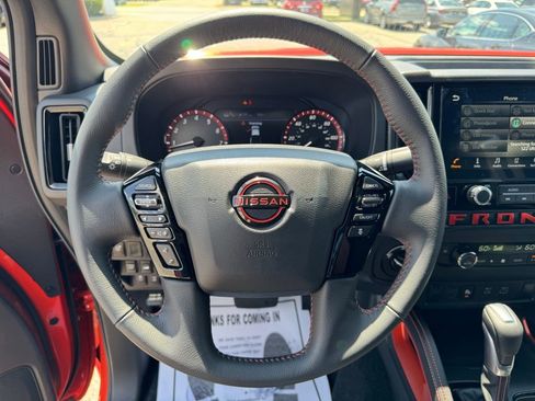 Used 2025 Nissan Frontier PRO-4X image 24
