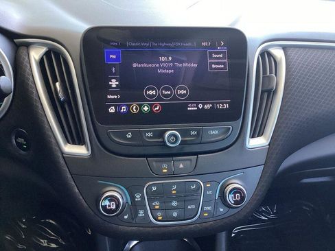 Used 2025 Chevrolet Malibu LT FWD image 14
