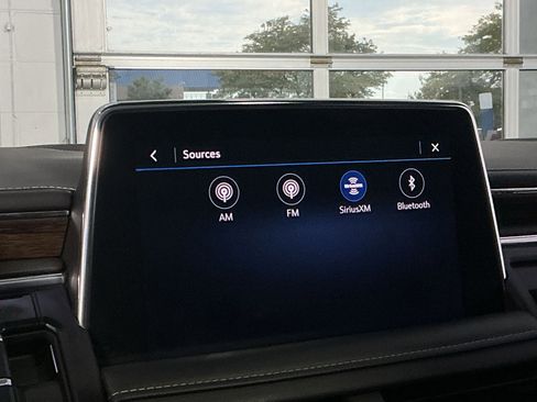 Used 2021 Chevrolet Tahoe Premier AWD/4WD image 19