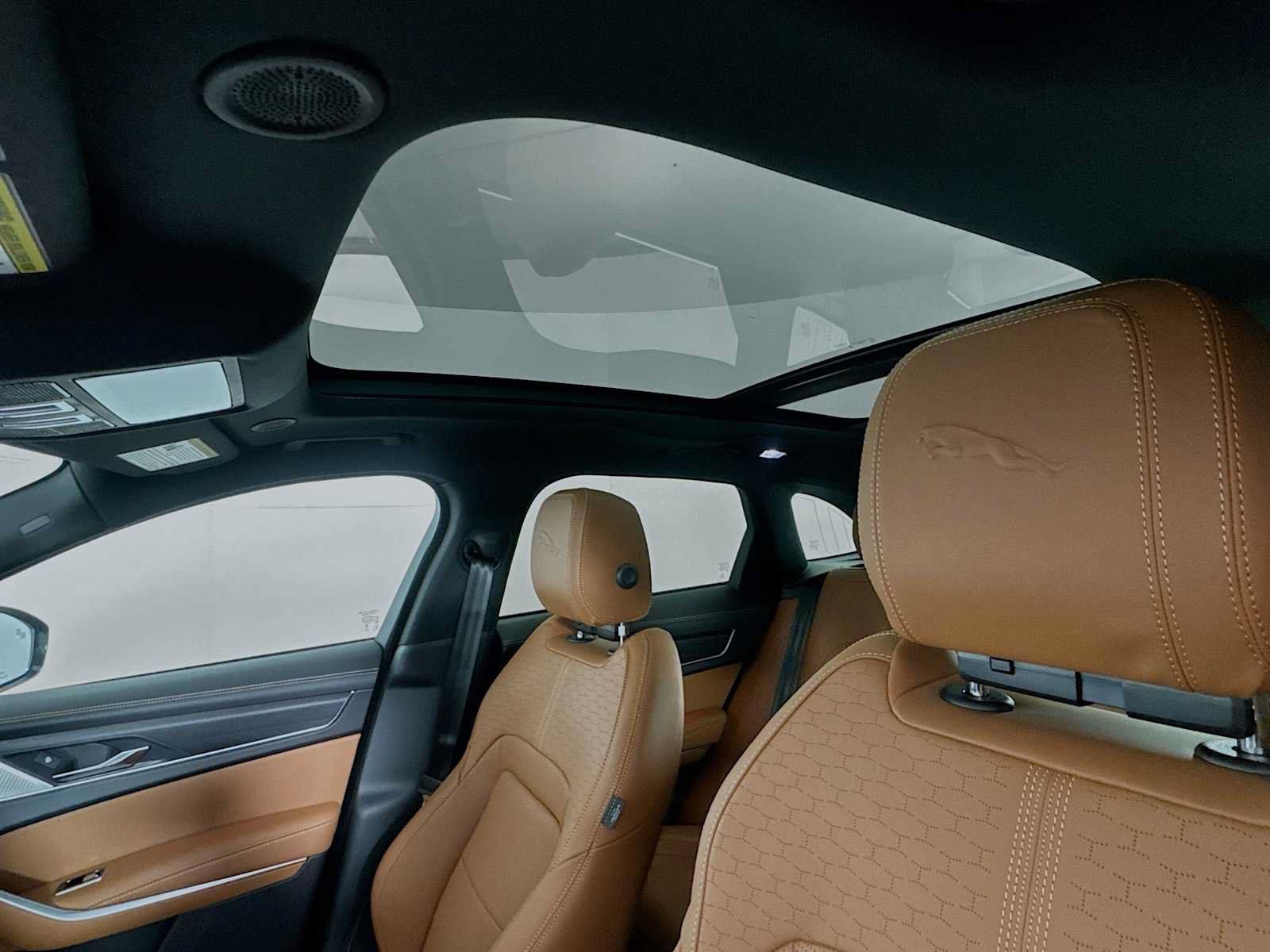 New 2025 Jaguar F-PACE R-Dynamic S AWD/4WD image 13