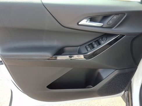 Used 2025 Chevrolet Equinox LT AWD/4WD image 9