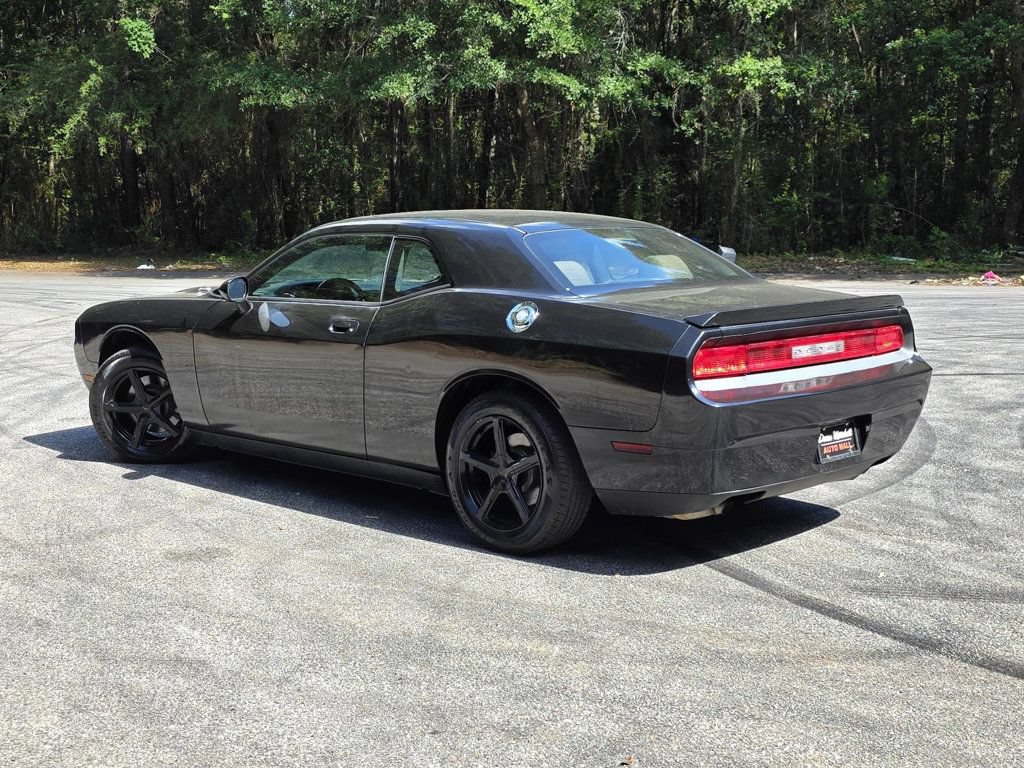 Used 2009 Dodge Challenger R/T RWD image 4