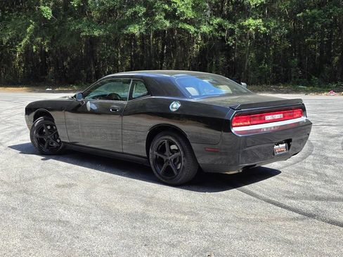 Used 2009 Dodge Challenger R/T RWD image 4