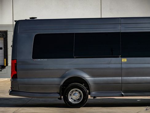 Used 2025 Mercedes-Benz Sprinter 3500 image 17