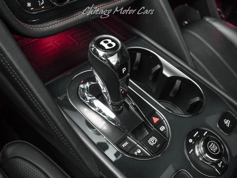 Used 2021 Bentley Bentayga AWD/4WD image 22