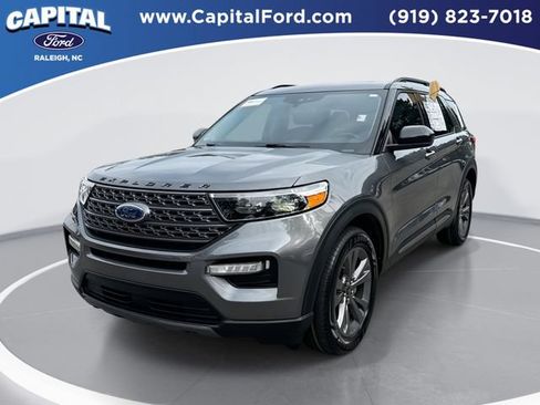 Certified 2022 Ford Explorer XLT w/ Equipment Group 202A AWD/4WD image 1