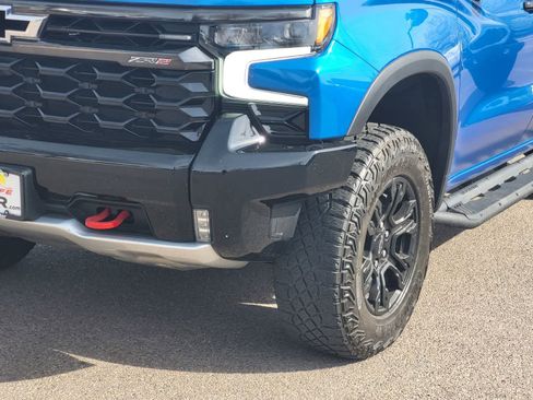 Used 2023 Chevrolet Silverado 1500 ZR2 w/ Technology Package image 7