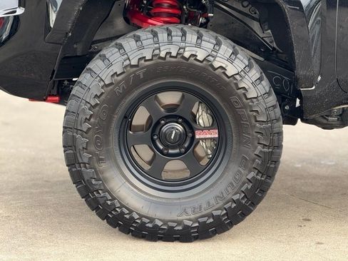 Used 2025 Toyota Tacoma TRD Pro image 8