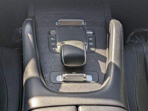 Used 2022 Mercedes-Benz GLS 450 4MATIC image 17