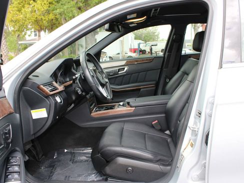 Used 2013 Mercedes-Benz E 350 4MATIC Sedan image 6