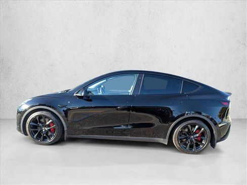 Used 2020 Tesla Model Y Performance image 9