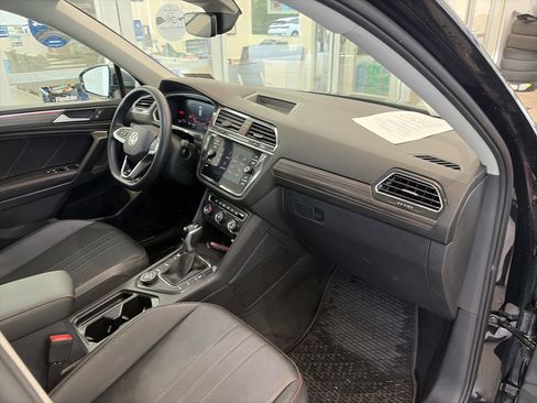 Used 2024 Volkswagen Tiguan Wolfsburg Edition AWD/4WD image 31