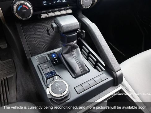 Used 2025 Toyota Tacoma SR5 AWD/4WD image 21
