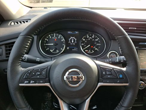 Certified 2019 Nissan Rogue SV w/ Premium Package image 19