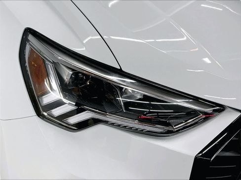 Certified 2025 Audi Q3 2.0T Premium w/ Convenience Package image 31