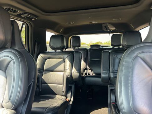 Used 2023 Lincoln Navigator Reserve image 40