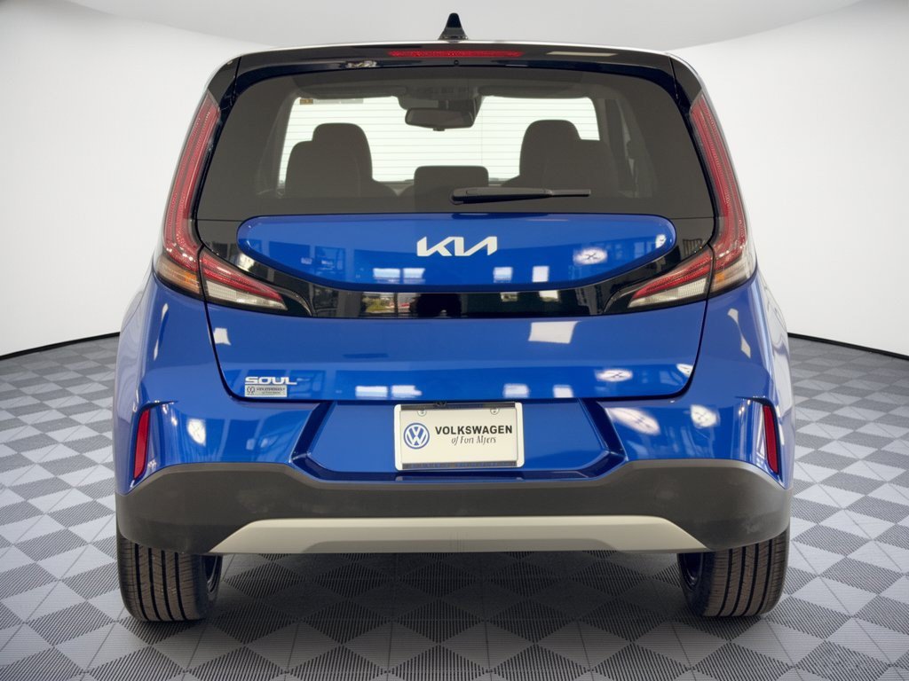 Used 2024 Kia Soul EX w/ Option Group 015 FWD image 11
