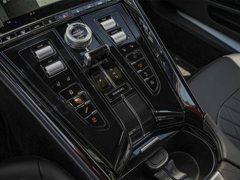 New 2025 Aston Martin DB12 Coupe image 29