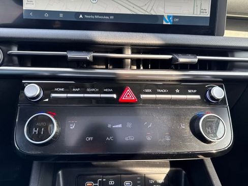 Certified 2025 Hyundai Tucson SEL AWD/4WD image 32