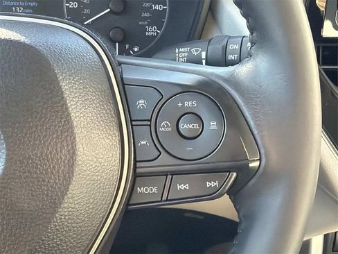 Used 2024 Toyota Corolla Cross LE image 28