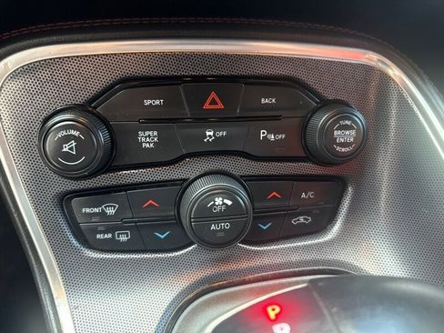 Used 2015 Dodge Challenger SXT Plus w/ Sound Group II image 31