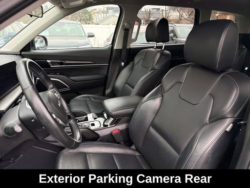 Used 2025 Kia Telluride S image 11