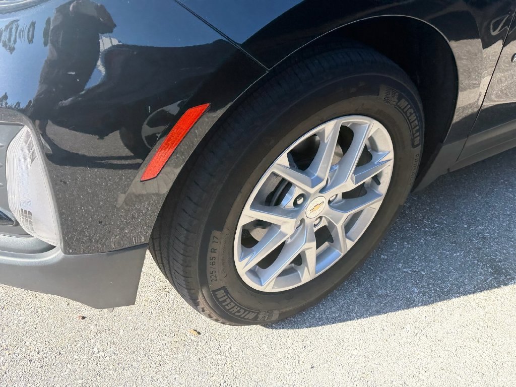 Used 2024 Chevrolet Equinox LT w/ LPO, Cargo Package FWD image 5