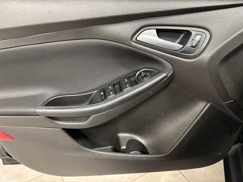 Used 2016 Ford Focus SE w/ Interior Protection Package image 18