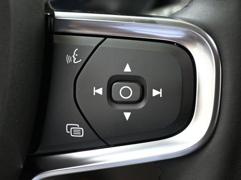 New 2026 Volvo XC40 B5 Ultra w/ Climate Package image 28