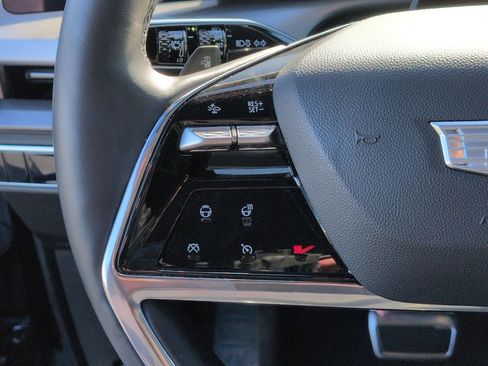 Used 2026 Cadillac Vistiq Sport w/ LPO, Floor Liner Package AWD/4WD image 19