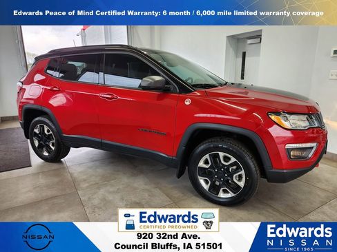Used 2018 Jeep Compass Trailhawk w/ Leather Interior Group AWD/4WD image 2