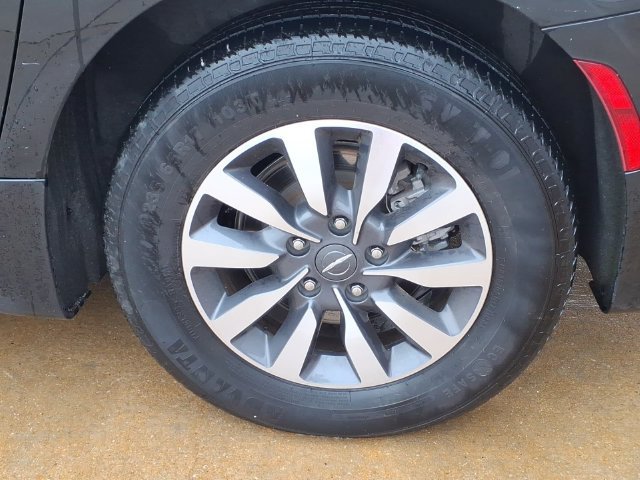 Used 2023 Chrysler Pacifica Limited FWD image 32