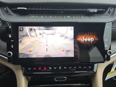 New 2026 Jeep Grand Cherokee Limited image 21