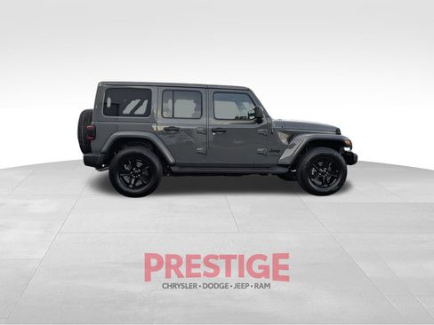 Used 2020 Jeep Wrangler Unlimited Sahara AWD/4WD image 7