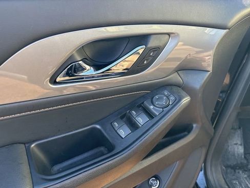 Certified 2021 Chevrolet Traverse LT image 11