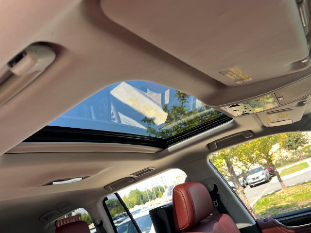 Used 2017 Lexus LX 570 4WD image 33